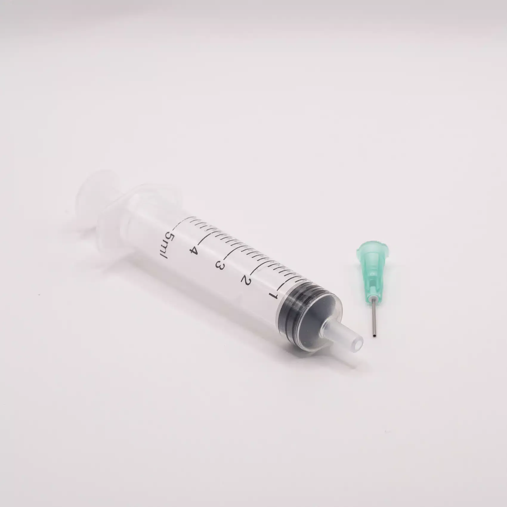Seringue pour nourrir les fourmis