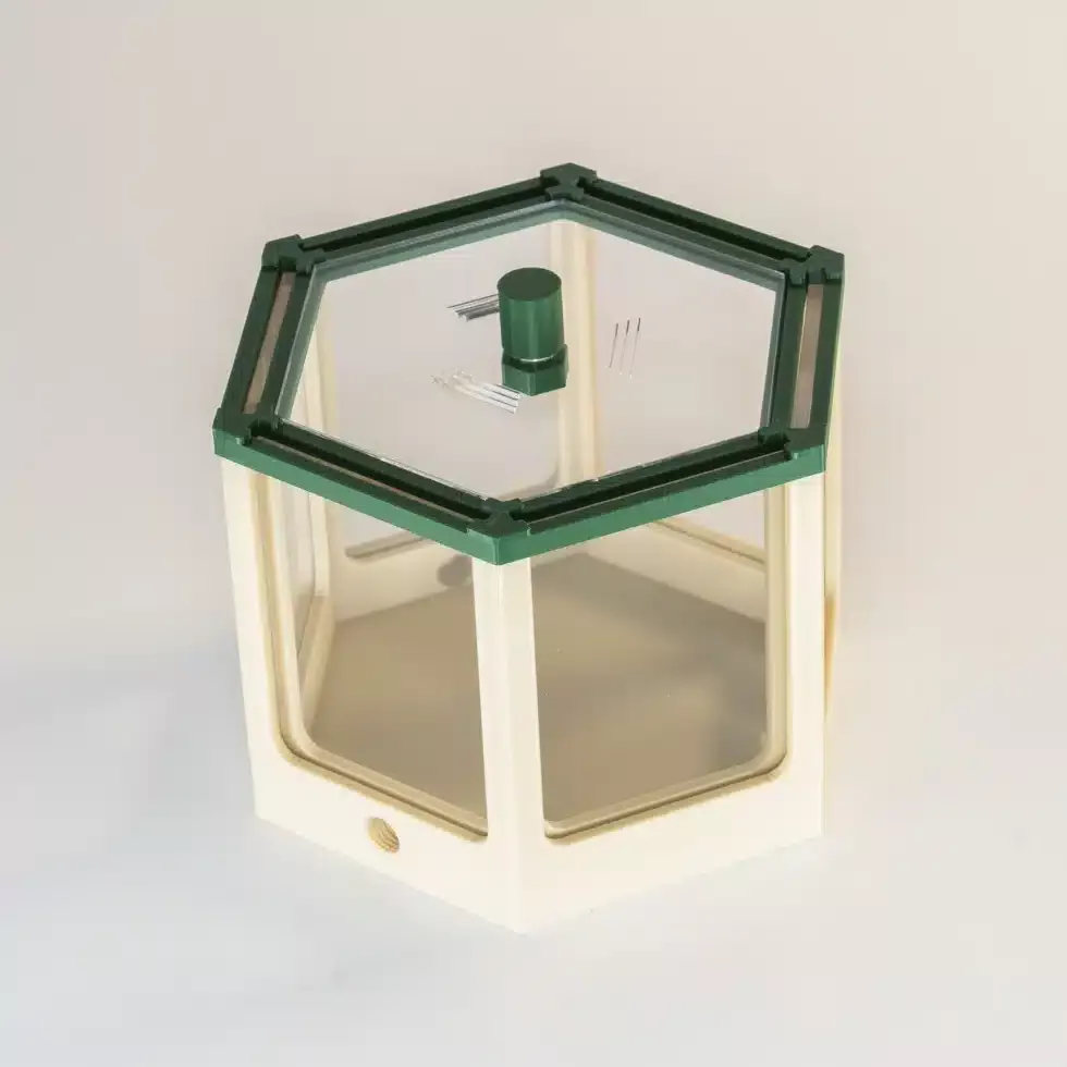 Pièce verte montée à l'endroit, couvercle emboîté